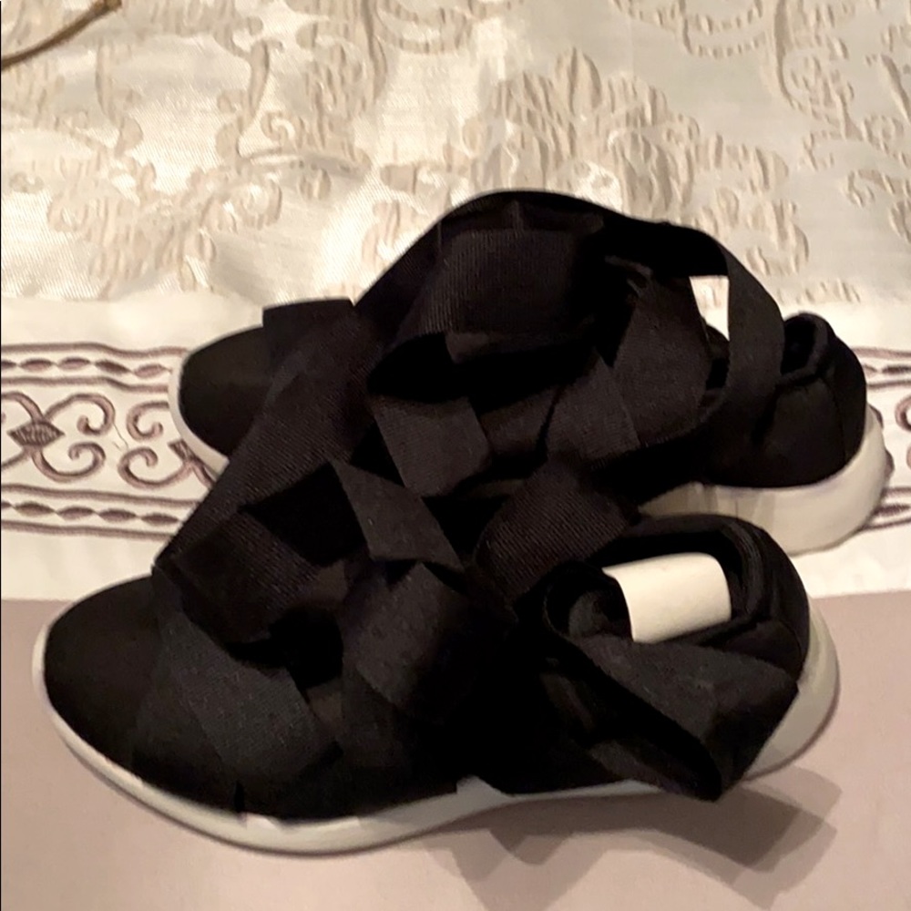 Comfy wrap shoes